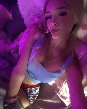 Full leaked Cosmic lils/ private onlyfans photo