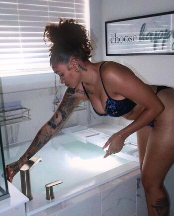 Full leaked Big cash cass private onlyfans photo