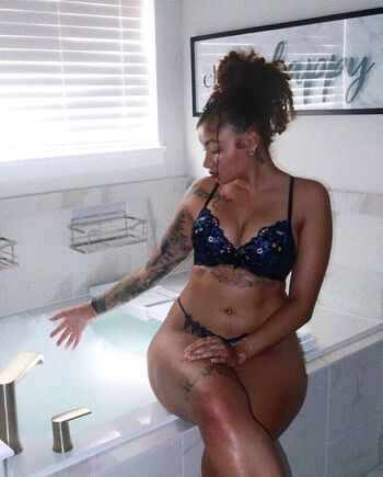 Full leaked Big cash cass private onlyfans photo
