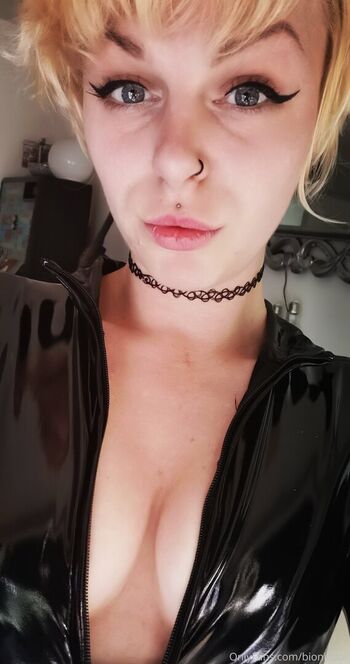 Full leaked Bionicdoll private onlyfans photo