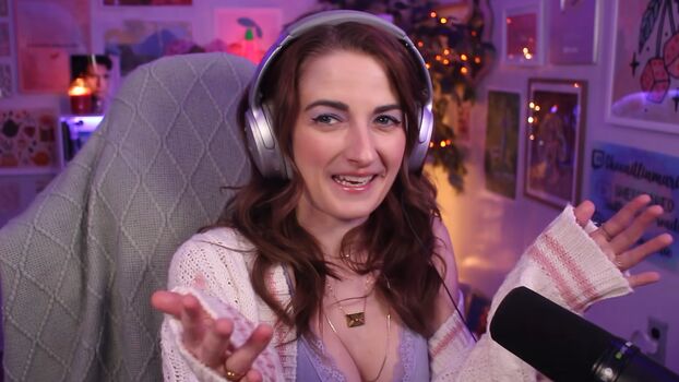Caitlin Marie Reacts