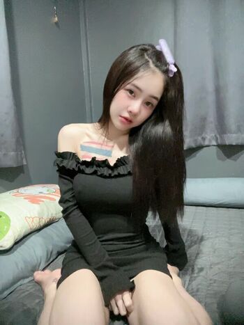 Full leaked Elfza private onlyfans photo
