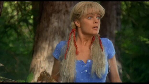 Erika Eleniak