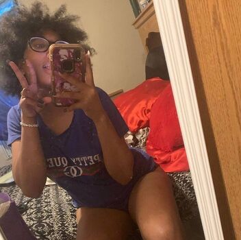 Full leaked Kellywelly private onlyfans photo