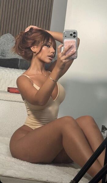 Full leaked Laurgmzz private onlyfans photo