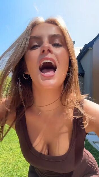 Full leaked Zaradeasyy private onlyfans photo