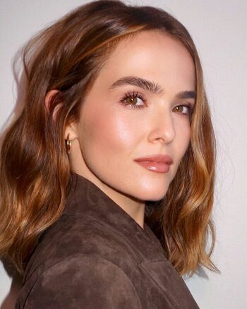 Full leaked Zoey deutch private onlyfans photo